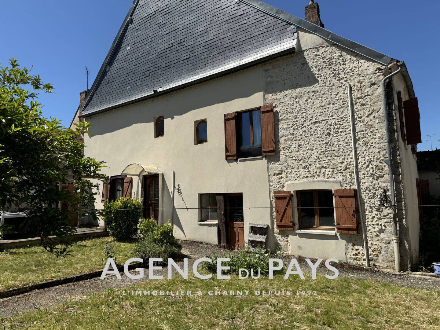 Maison 6 pièces 187 m² · à Courtenay · 187 m² · 130 000 €