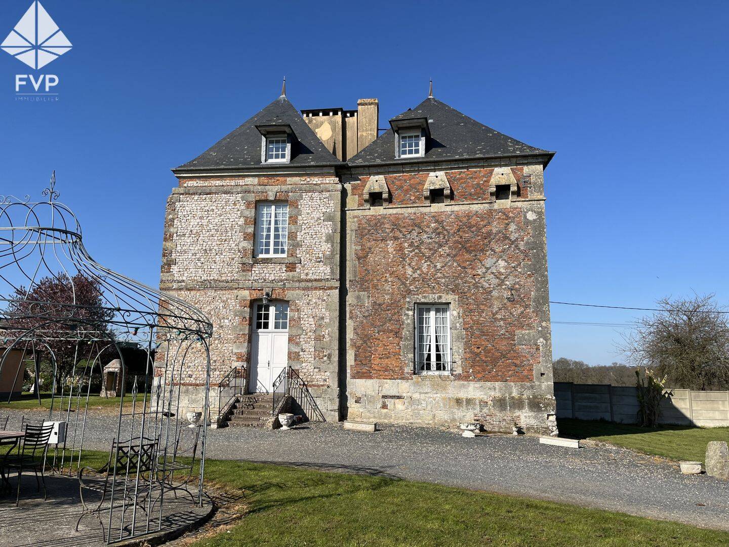 Maison 9 pièces 284 m² · à Valmont · 284 m² · 399 000 €