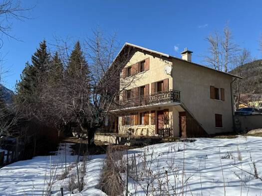 Maison à vendre 1 019 000 € 10 pièces 8 chambres 247,8 m² 900 m² de terrain La Salle-les-Alpes 05240