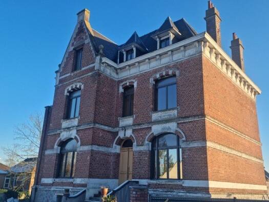 Maison à vendre 474 000 € 10 pièces 9 chambres 342 m² 966 m² de terrain Centre Merville 59660