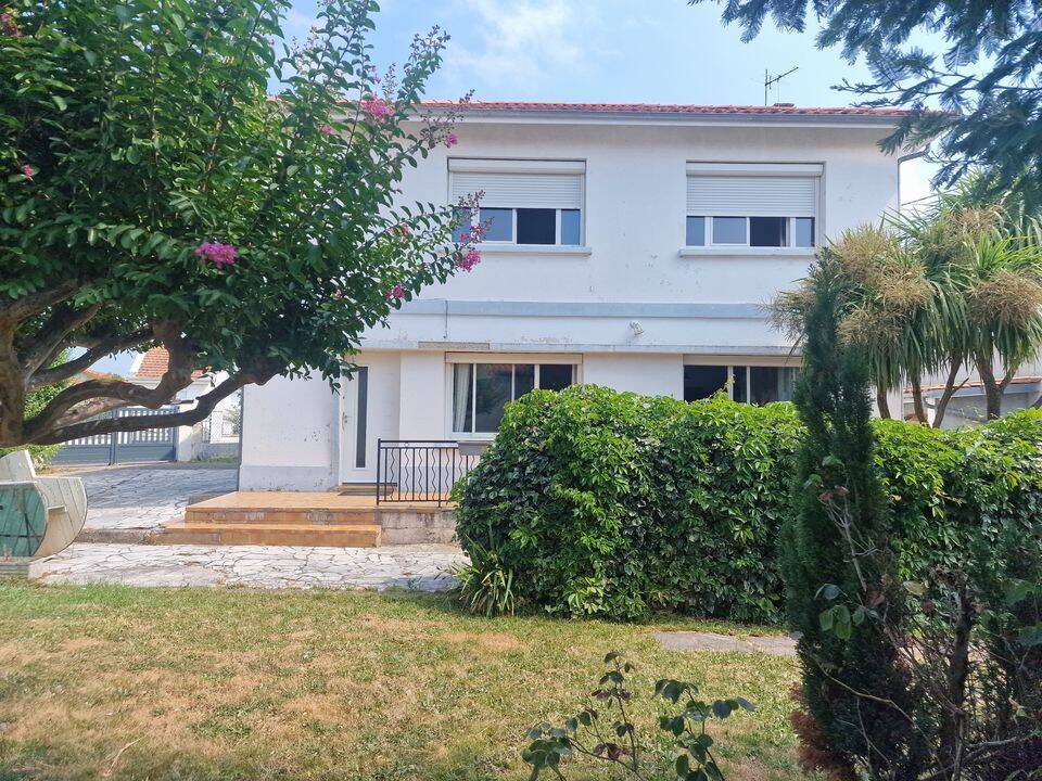 Maison 5 pièces 129 m² · à Aureilhan · 129 m² · 199 000 €