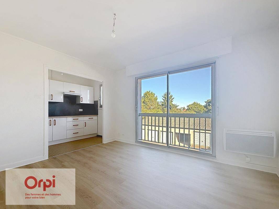 Appartement 1 pièce 28 m² · à Montluçon · 28,2 m² · 330 €/mois