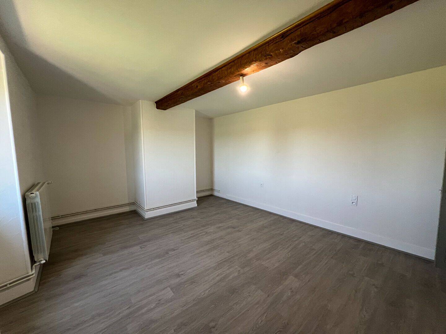 Maison 5 pièces 158 m² · à Labastide-d'Anjou · 157,5 m² · 820 €