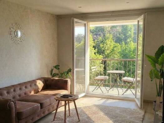 Appartement en viager Bouquet 83 000 € 4 pièces 3 chambres 69 m² Étage 13/13 Nice 06100