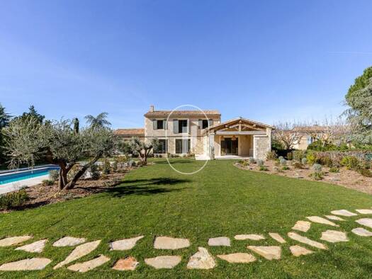 Villa à vendre 2 350 000 € 6 pièces 4 chambres 228 m² 1 920 m² de terrain Bonnieux 84480
