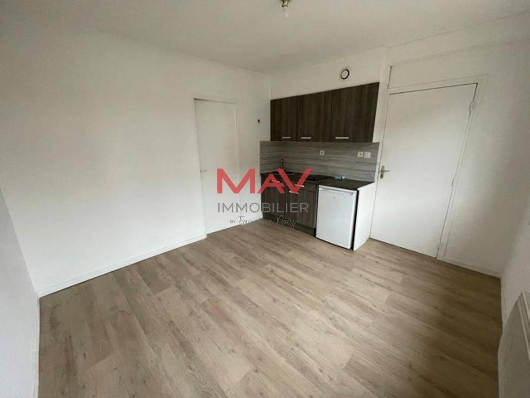 Appartement 1 pièce 16 m² · à Longuenesse · 16 m² · 380 €