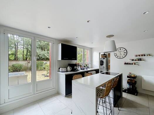 Appartement à vendre 525 000 € 3 pièces 2 chambres 78 m² RDC/3 Les Mûriers Saint-Maur-des-Fossés 94210