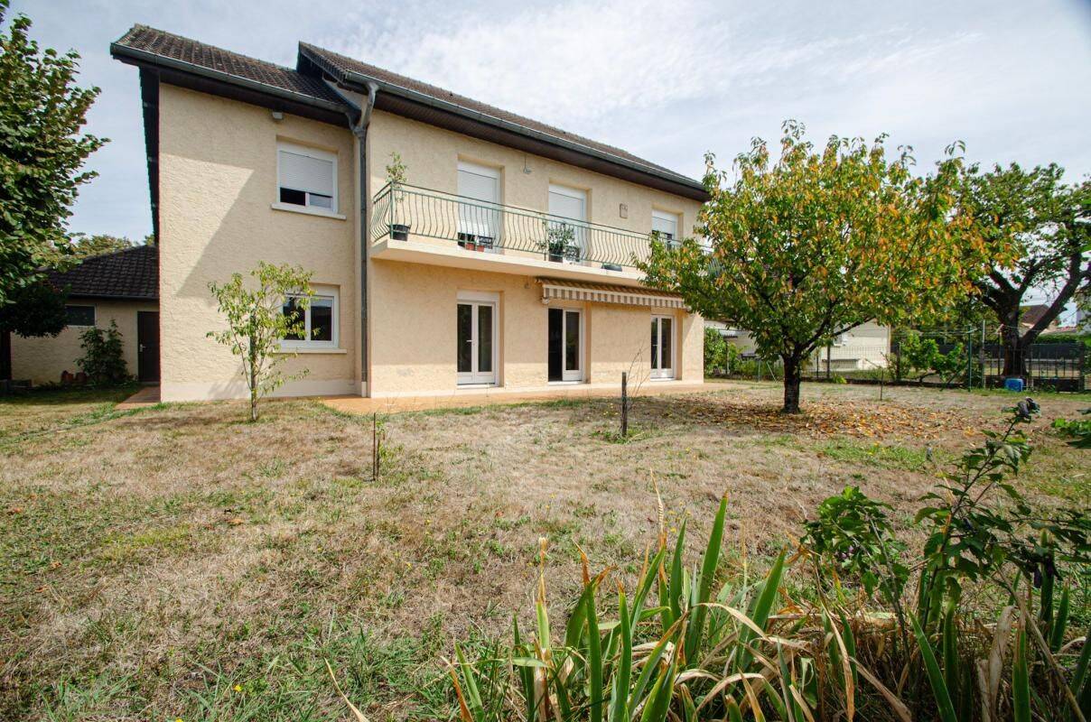 Maison 8 pièces 190 m² · à Lescar · 190 m² · 319 000 €