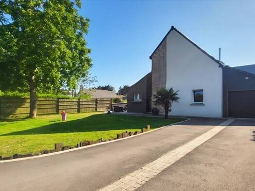 Maison à vendre 390 000 € 8 pièces 6 chambres 150 m² 684 m² de terrain Plerguer 35540