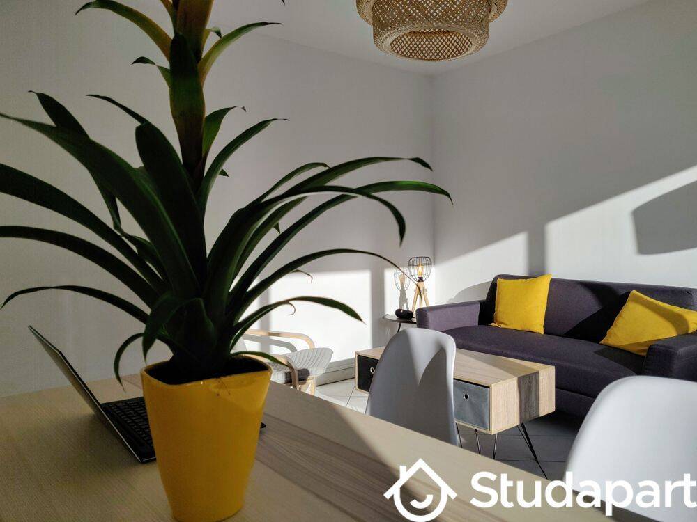 1 pièce 11 m² · à Poissy · 11 m² · 670 €