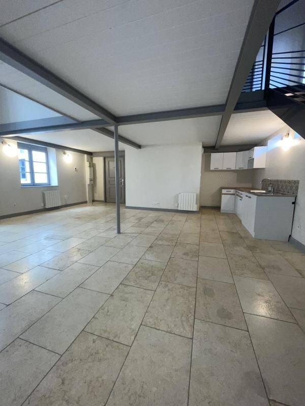 Appartement 3 pièces 77 m² · à Lyon 3ème Arrondissement · 77 m² · 990 €/mois