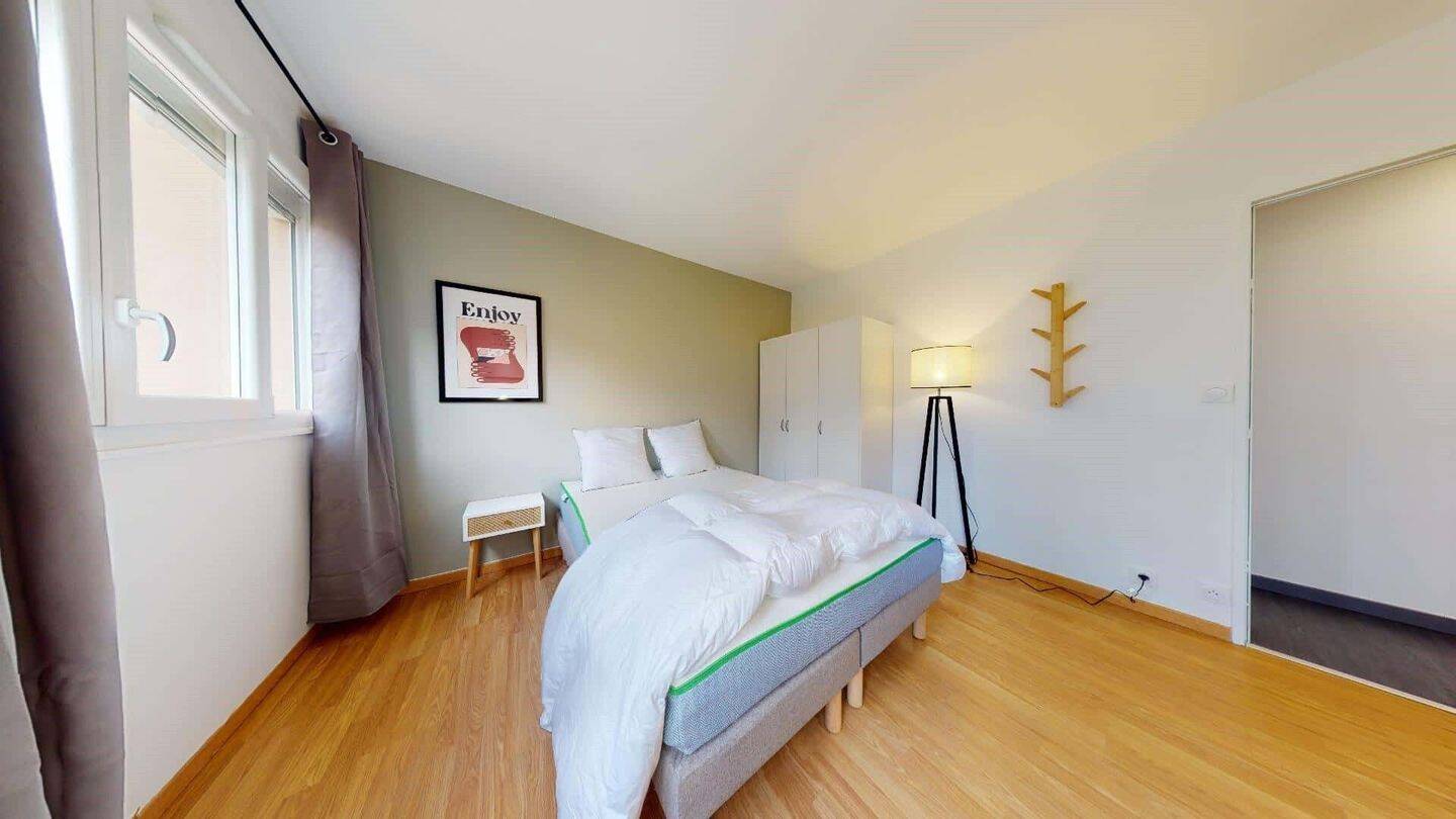 1 pièce 15 m² · à Champs-sur-Marne · 15 m² · 660 €