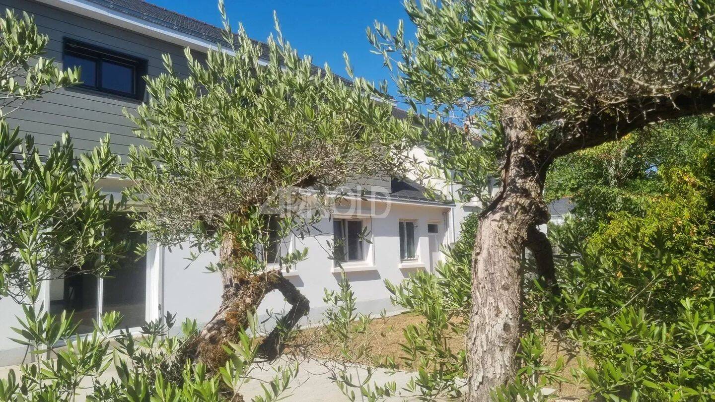 Maison 8 pièces 157 m² · à Nantes · 156,9 m² · 475 000 €