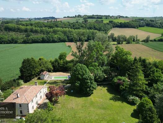 Maison à vendre 450 000 € 10 pièces 5 chambres 290 m² 6 800 m² de terrain Moncrabeau 47600