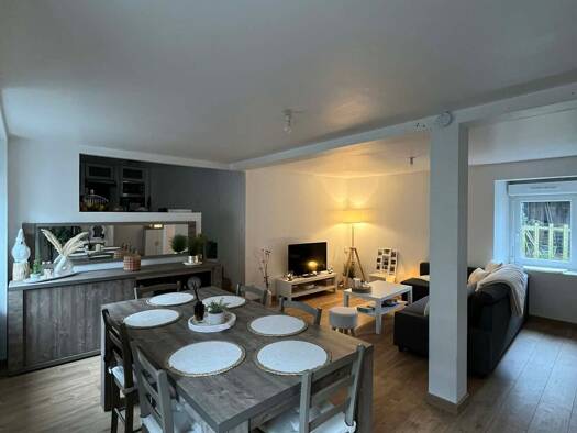 Maison à louer 900 € 6 pièces 2 chambres 90 m² 115 m² de terrain Saint-Carreuc 22150