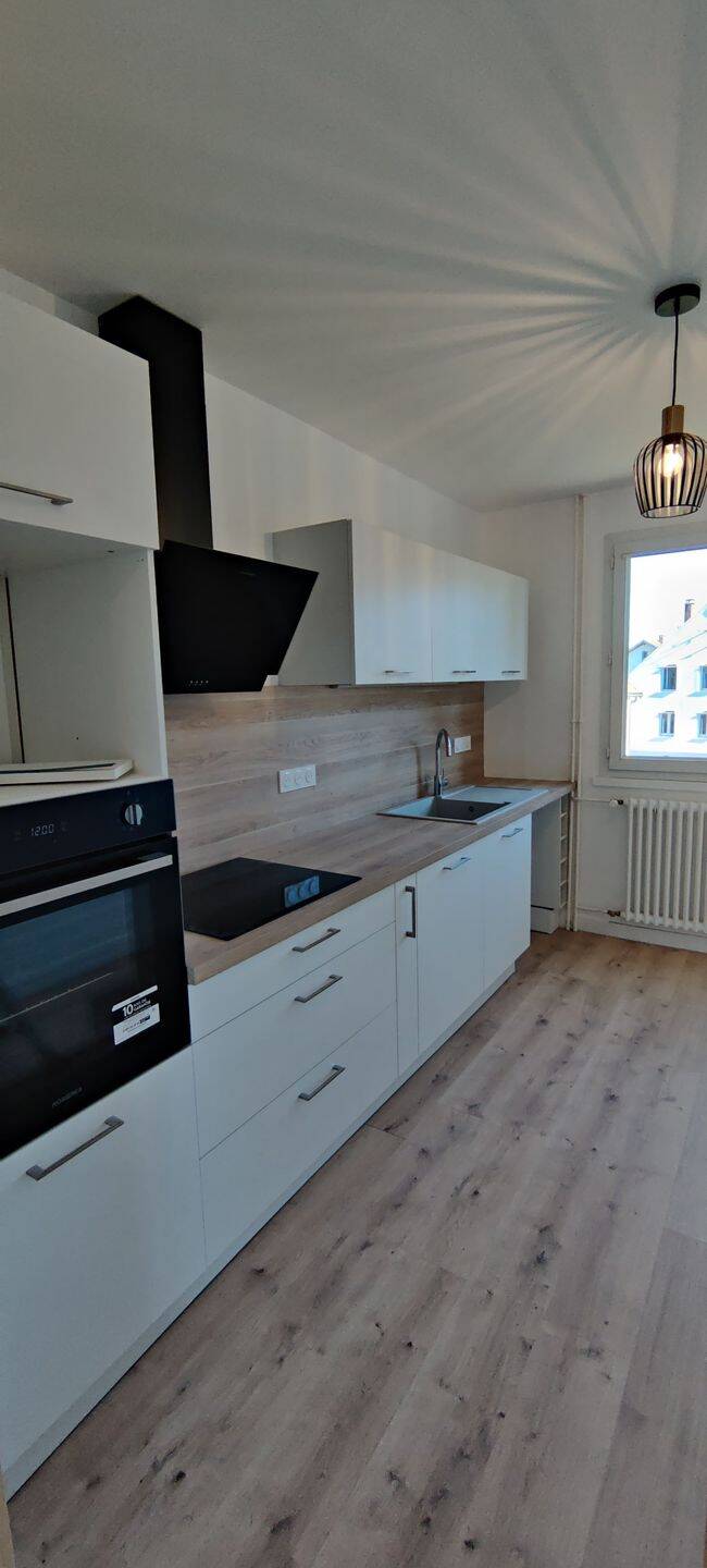 Appartement 4 pièces 74 m² · à Saint-Laurent-en-Grandvaux · 74 m² · 1 050 €/mois