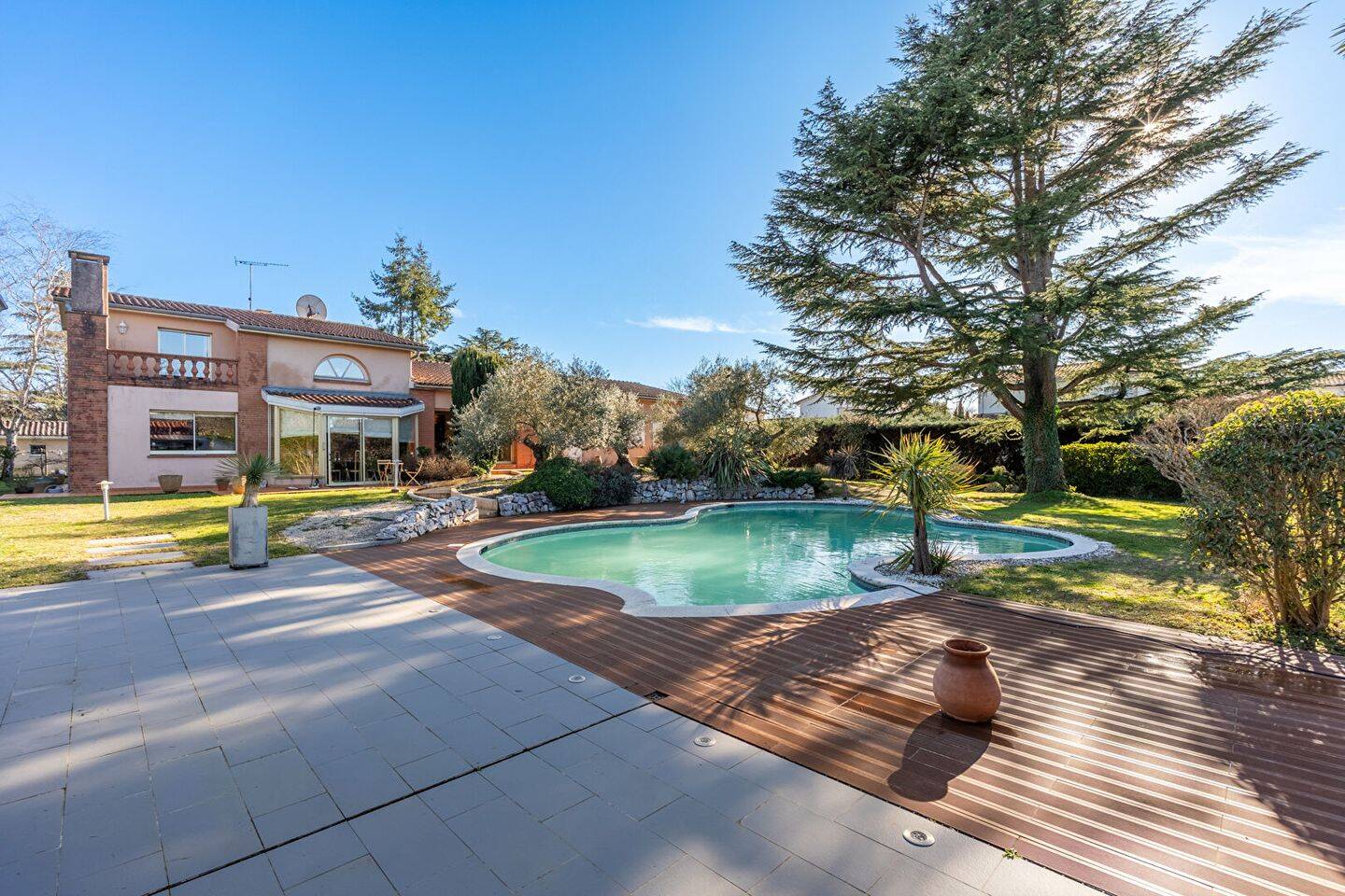 Maison 7 pièces 318 m² · à Cugnaux · 318 m² · 627 000 €