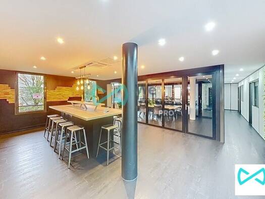 Espace bureau à vendre 525 000 € 225 m² de bureaux divisible jusqu'à 225 m² Magny-le-Hongre 77700