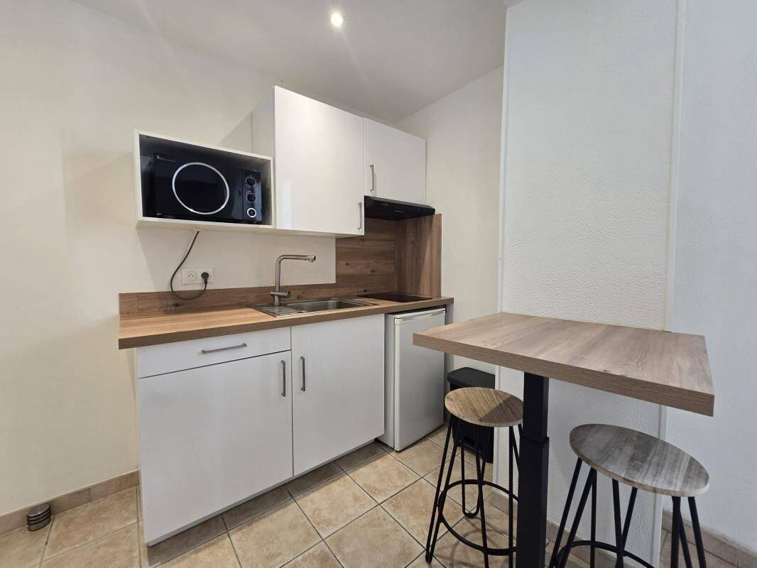Appartement 1 pièce 18 m² · à Eyguières · 18,2 m² · 477 €/mois