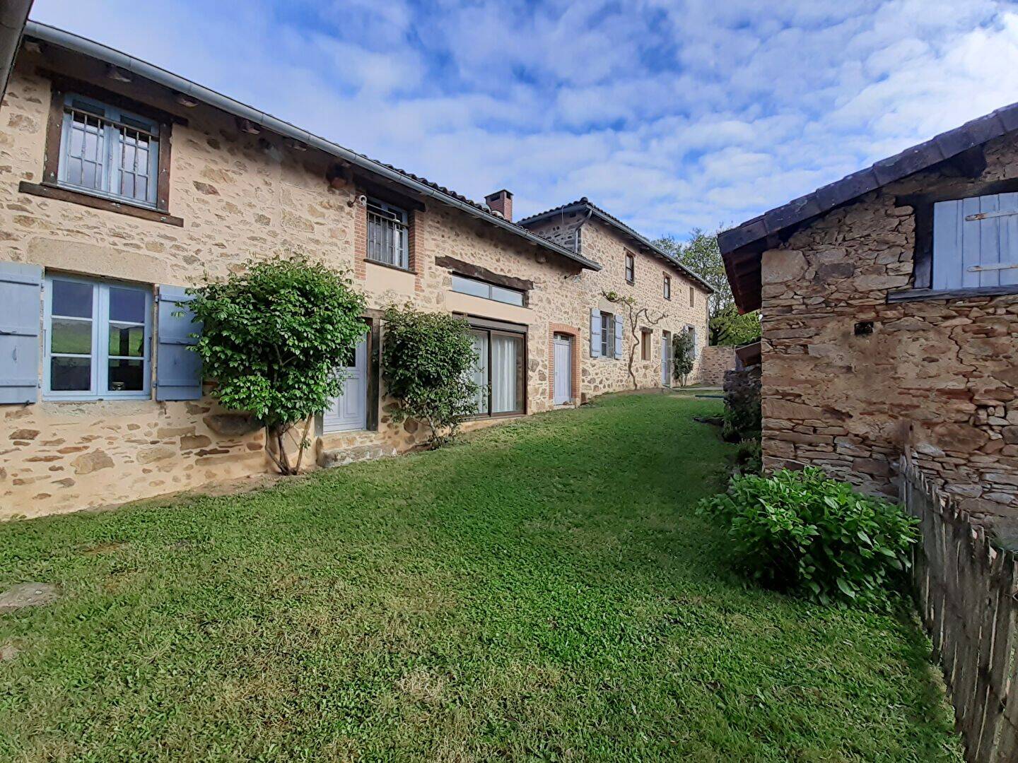 Maison 7 pièces 220 m² · à Saint-Priest-sous-Aixe · 220 m² · 433 675 €