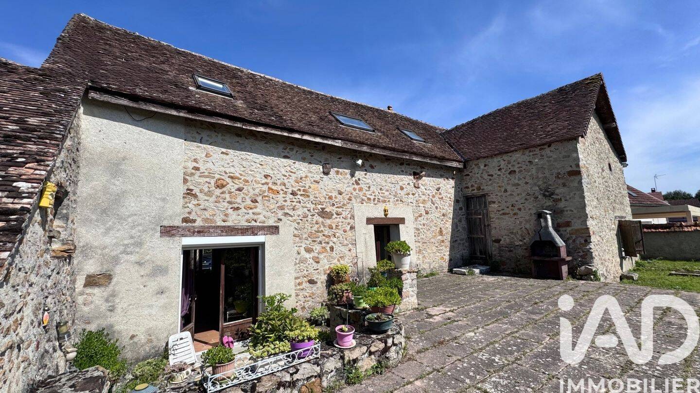 Maison 5 pièces 153 m² · à Saint-Aubin · 153 m² · 155 000 €
