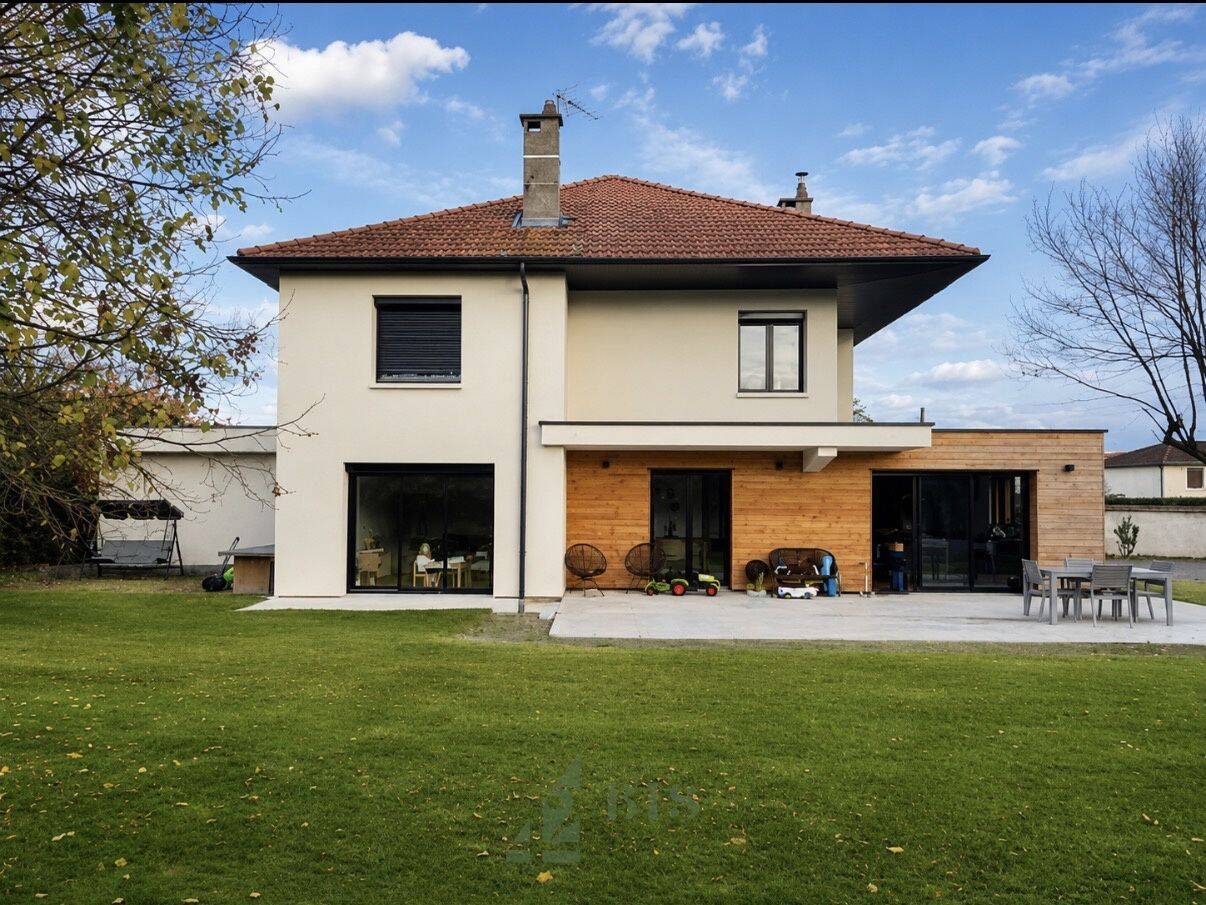 Maison 7 pièces 180 m² · à Roanne · 180 m² · 459 000 €