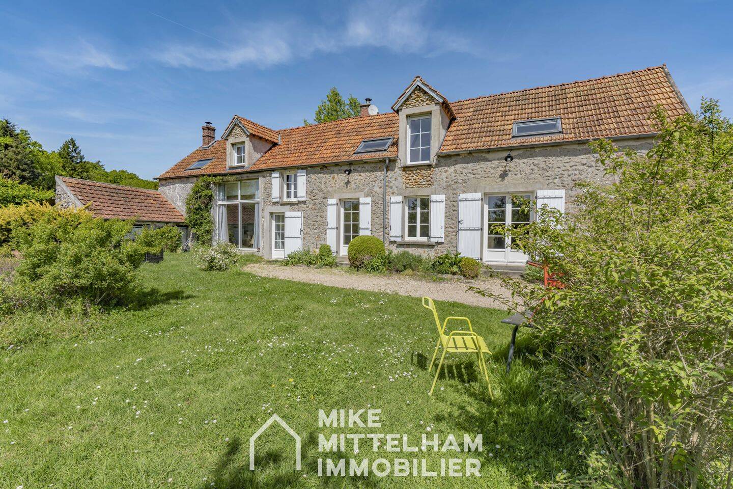 Maison 7 pièces 180 m² · à Montfort-l'Amaury · 180 m² · 699 000 €