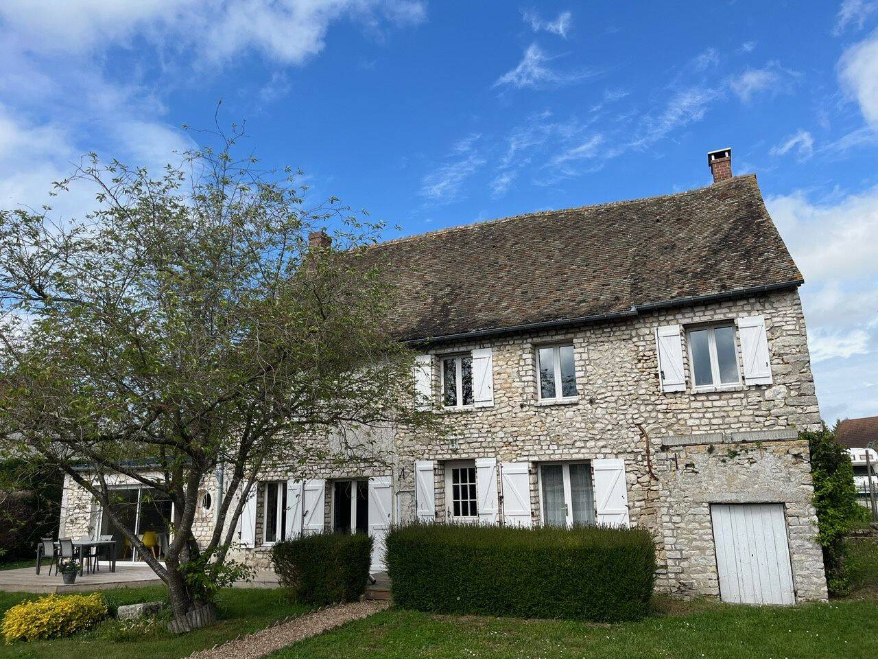 Maison 6 pièces 170 m² · à Villiers-en-Désœuvre · 170 m² · 395 000 €