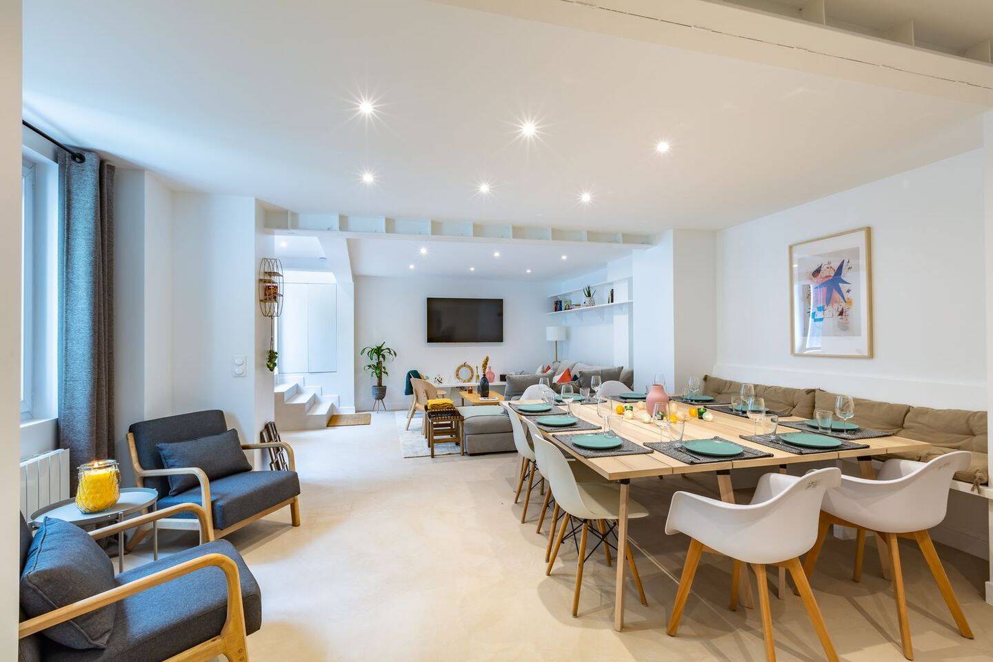 Appartement 14 pièces 202 m² · à Paris 18ème Arrondissement · 202 m² · 1 200 €