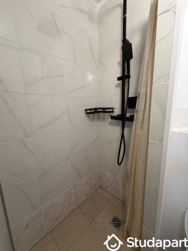 1 pièce 18 m² · à Thiais · 18 m² · 550 €/mois