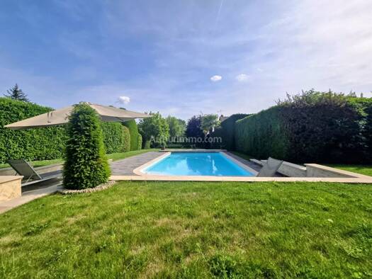 Maison à vendre 1 150 000 € 8 pièces 5 chambres 260 m² 2 658 m² de terrain Santeny 94440