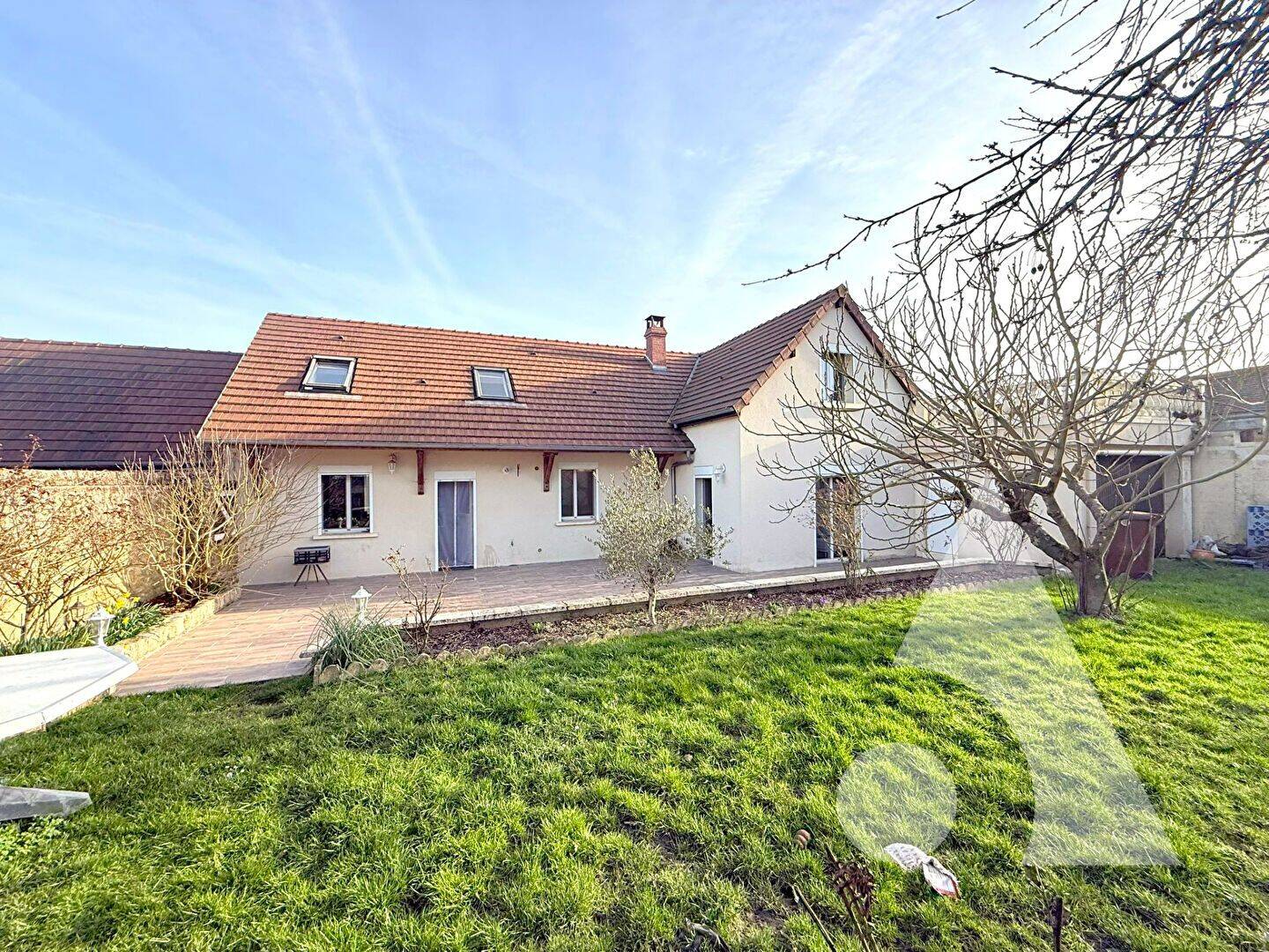 Maison 5 pièces 127 m² · à Estrées-Saint-Denis · 127 m² · 239 000 €