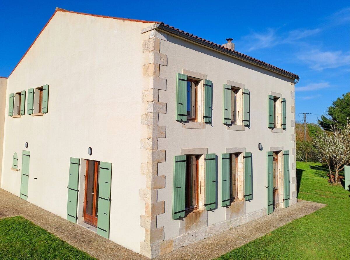 Maison 6 pièces 157 m² · à Chambon · 157 m² · 296 000 €