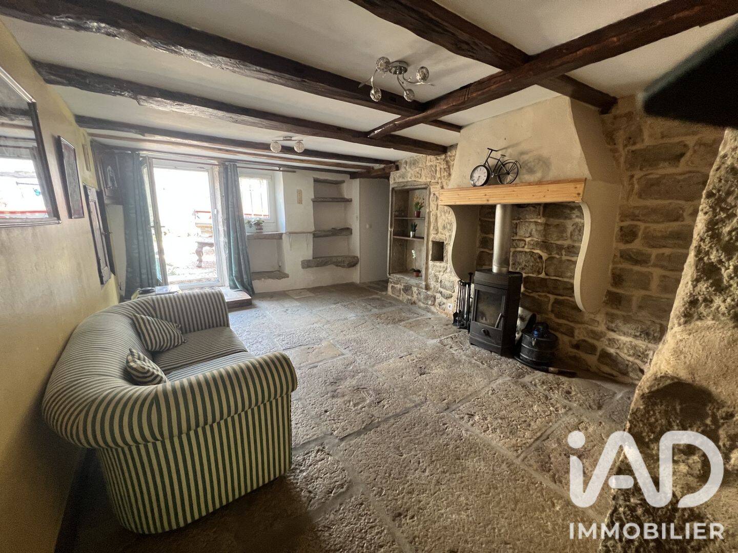 Maison 4 pièces 144 m² · à Saint-Hymetière-sur-Valouse · 144 m² · 195 000 €