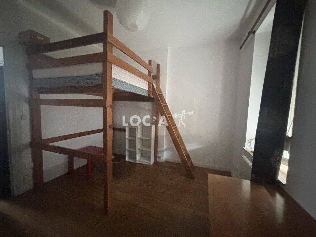 Location Studio 29 m² à Villeurbanne 630 ¤ CC /mois — 2