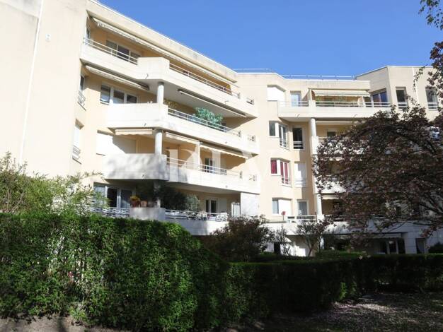 Appartement à vendre 399 000 € 5 pièces 3 chambres 89 m² RDC Ouest Avon 77210