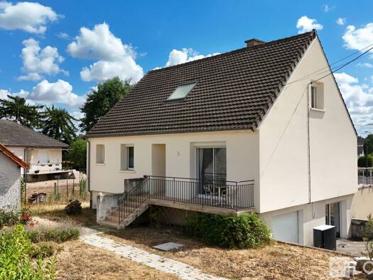 Maison à vendre 234 900 € 6 pièces 5 chambres 169 m² 1 194 m² de terrain Neuilly-le-Réal 03340