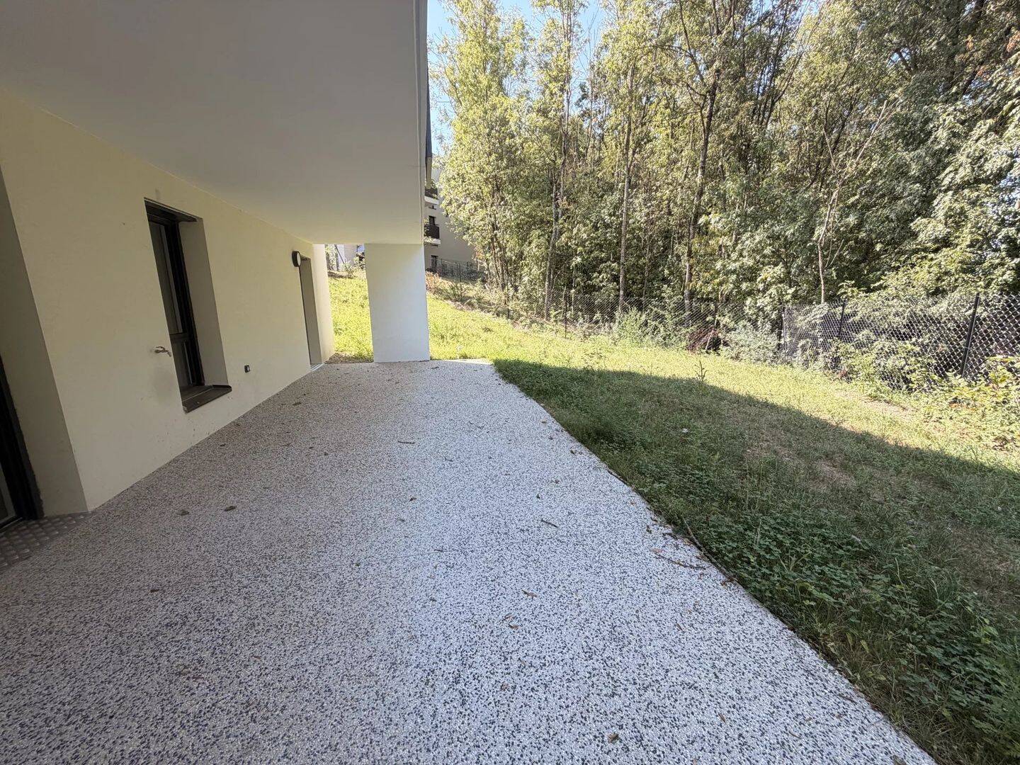 Appartement 4 pièces 81 m² · à Charbonnières-les-Bains · 80,7 m² · 1 193 €