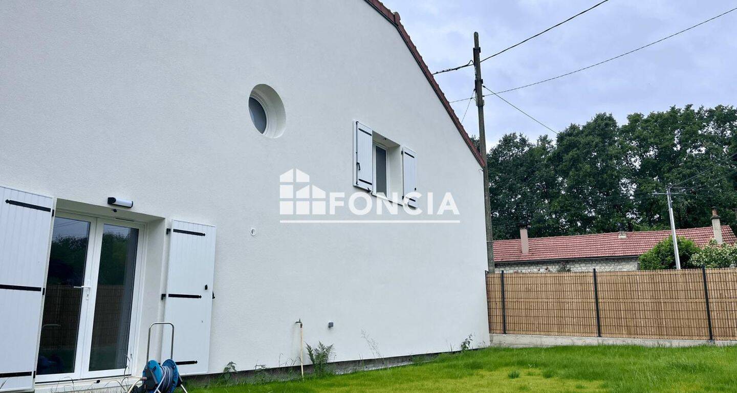 Maison 3 pièces 81 m² · à Samois-sur-Seine · 80,5 m² · 1 500 €