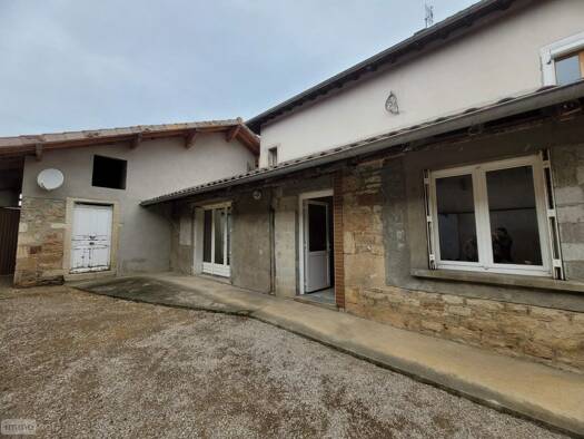 Appartement à louer 525 € 2 pièces 1 chambre 43 m² RDC Bâgé-Dommartin 01380