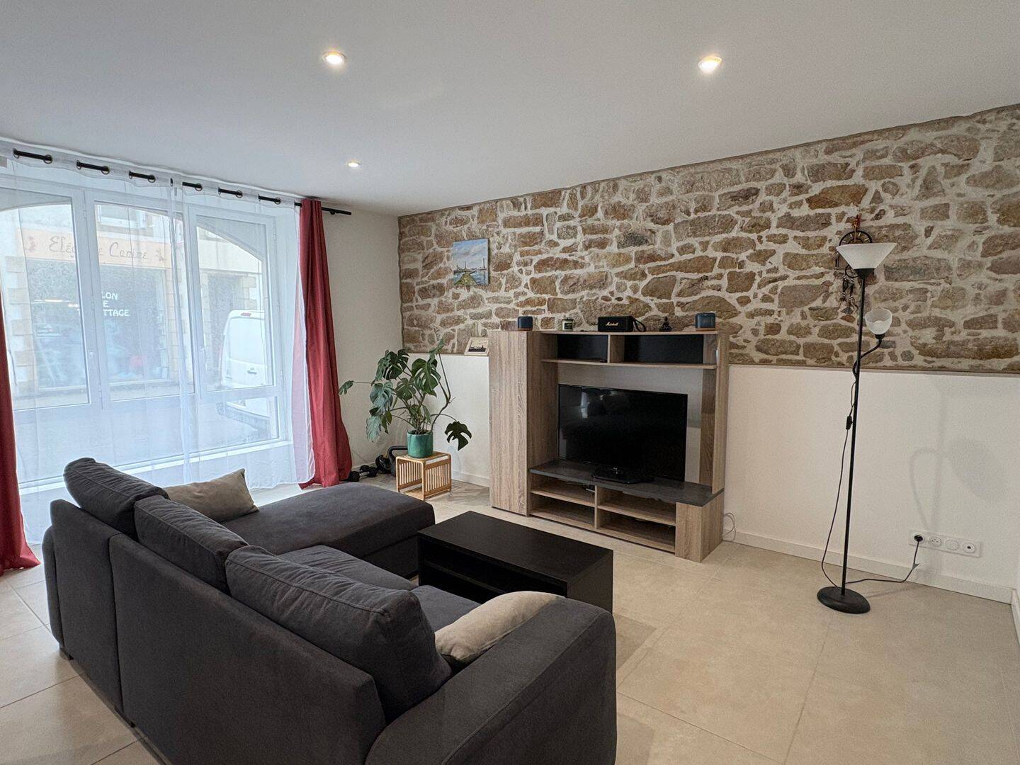 Appartement 2 pièces 51 m² · à Pont-l'Abbé · 51 m² · 680 €/mois