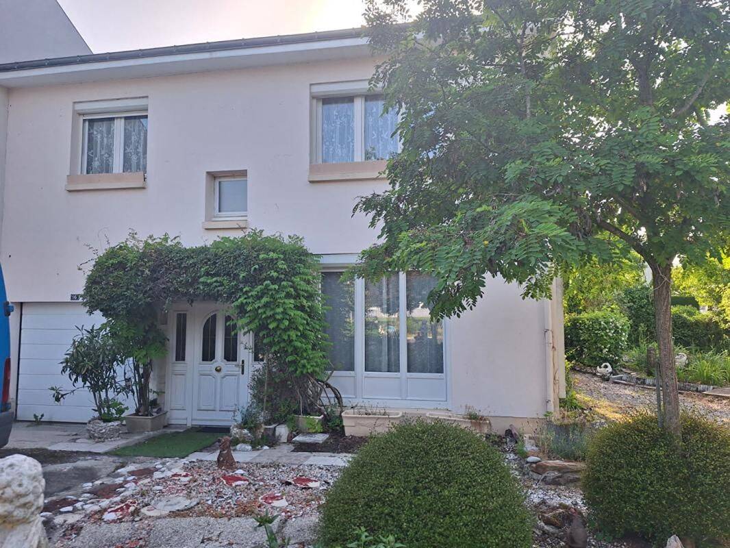 Maison 6 pièces 100 m² · à Verrières-en-Anjou · 100 m² · 228 780 €