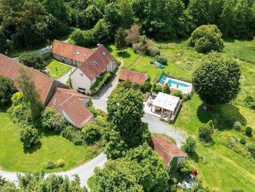 Hôtel à vendre Fonds de commerce 985 000 € 20 pièces 590 m² d'espace de restauration Saint-Vaury 23320