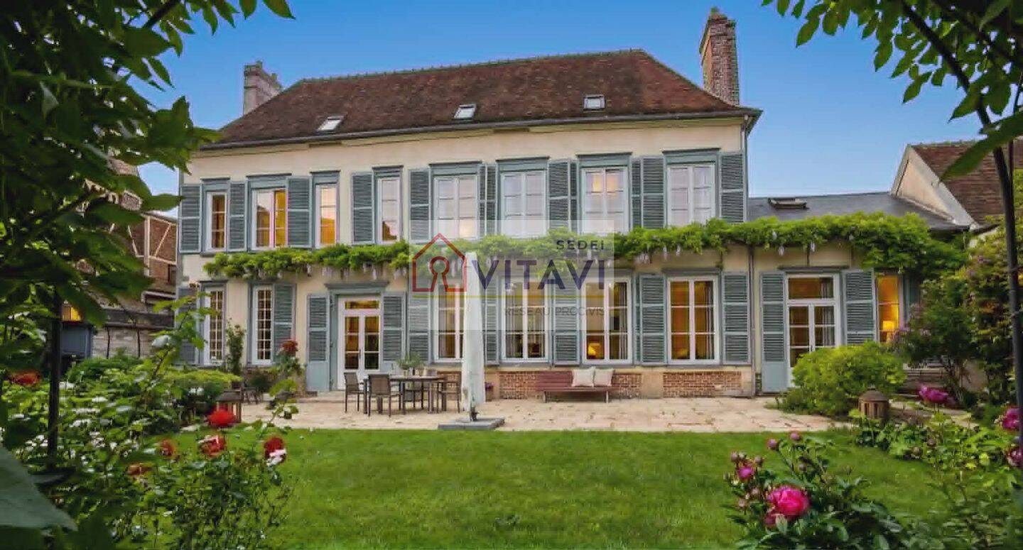 Maison 7 pièces 285 m² · à Beauvais · 285 m² · 745 000 €