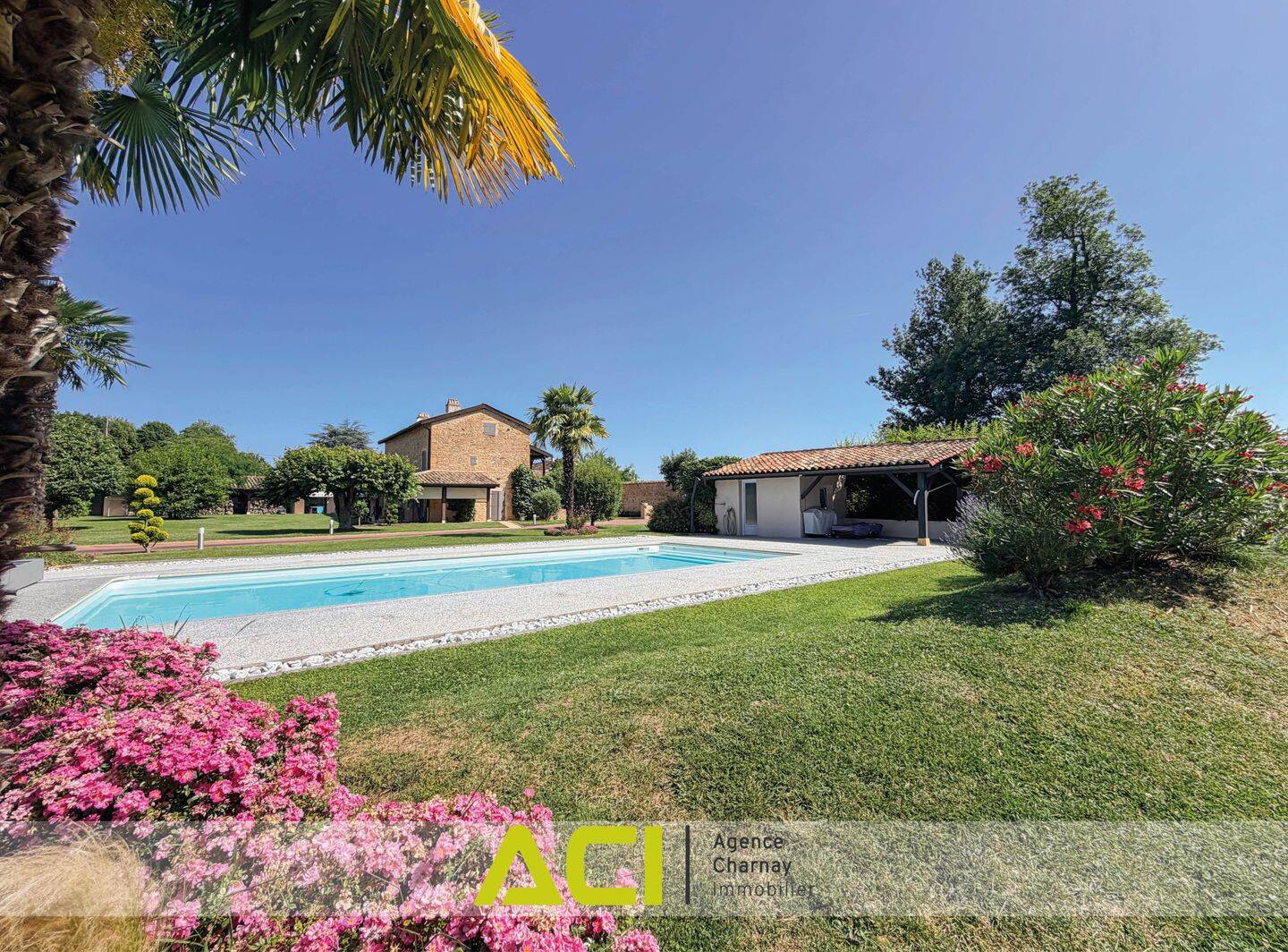 Maison 8 pièces 231 m² · à Charnay-lès-Mâcon · 231 m² · 985 000 €