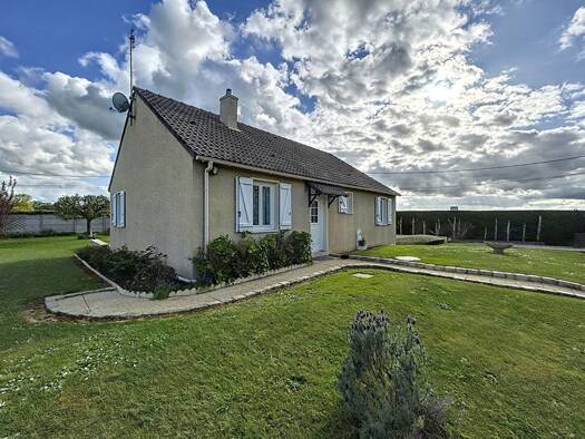 Maison de plain-pied à vendre 228 750 € 4 pièces 3 chambres 89 m² 900 m² de terrain Étrépagny 27150