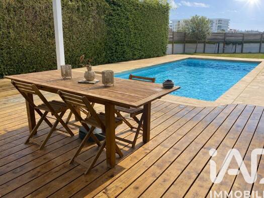 Maison à vendre 476 000 € 6 pièces 4 chambres 162 m² 432 m² de terrain Cavailles-Camparian Cenon 33150