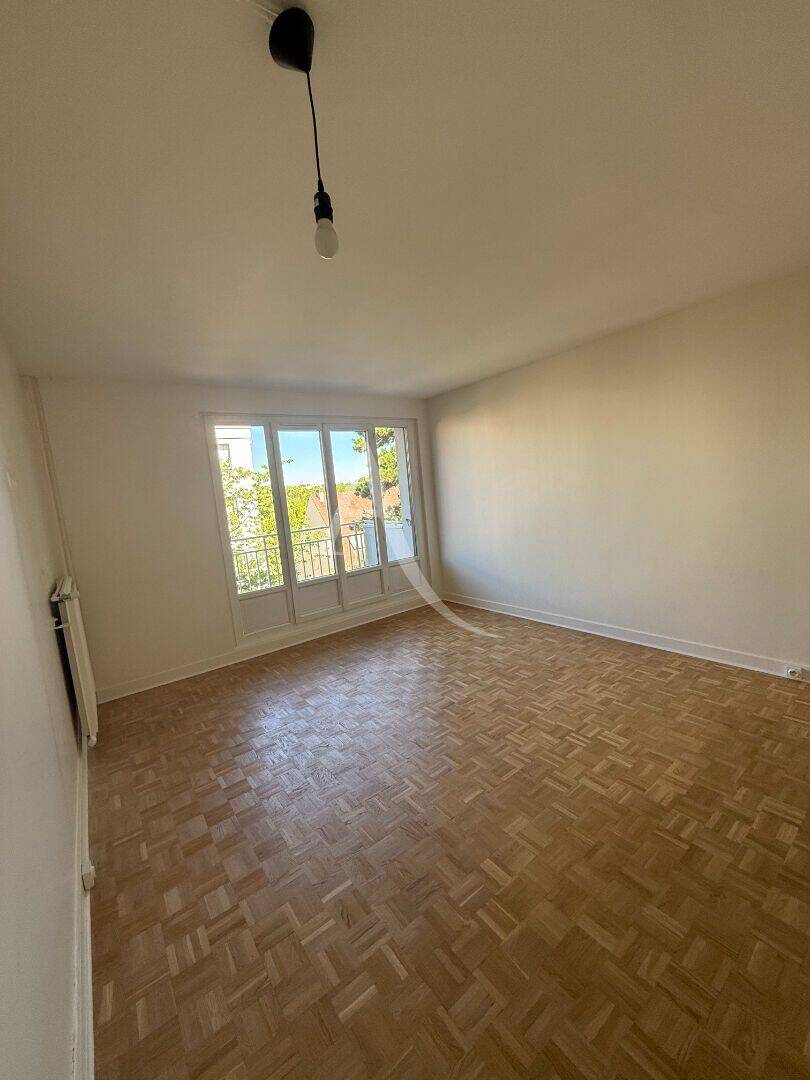 Appartement 3 pièces 58 m² · à L'Haÿ-les-Roses · 58,3 m² · 1 270 €