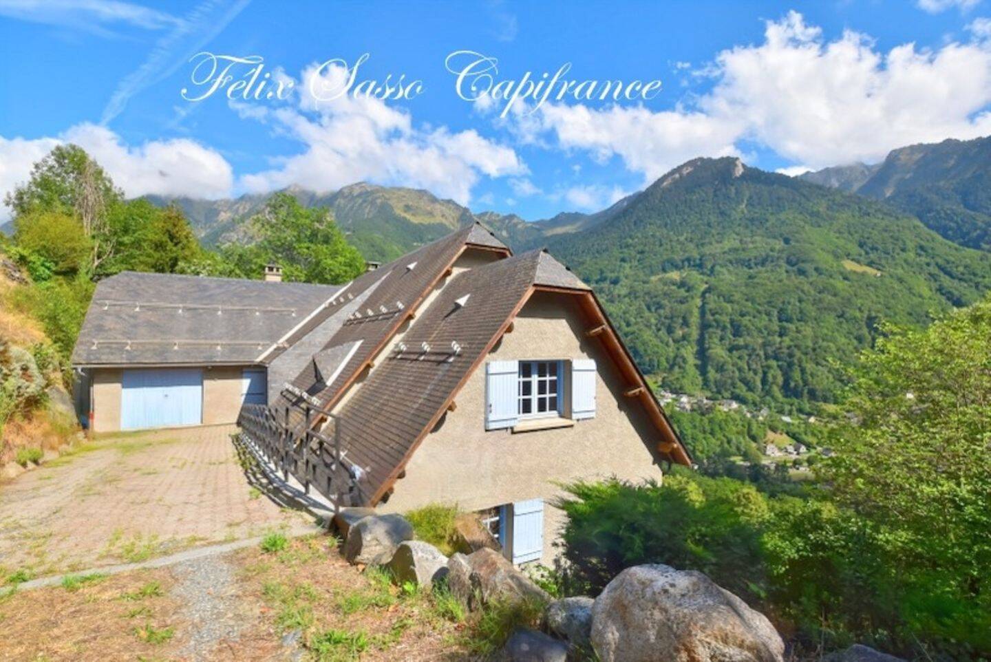 Maison 11 pièces 364 m² · à Cauterets · 364 m² · 550 000 €