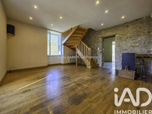 Maison à vendre 180 000 € 6 pièces 4 chambres 200 m² 386 m² de terrain Sévérac d'Aveyron 12150